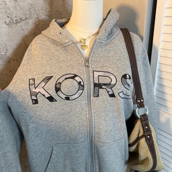 Soft & Cozy Grey Camo Zip Up Hoodie - Picture 5 of 8